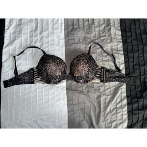Victoria’s Secret Very Sexy Push-up Bra